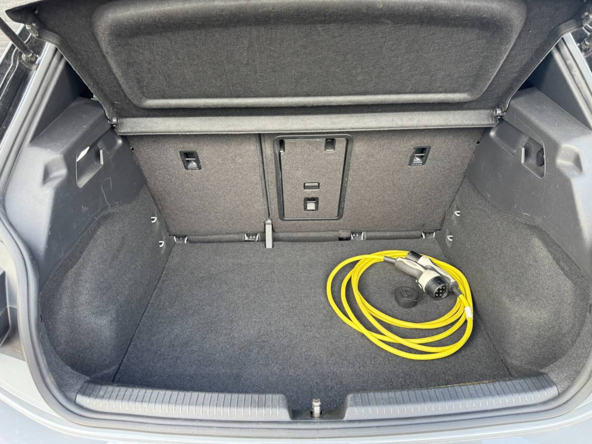 Volkswagen ID.3 Volkswagen ID.3 First Plus 58 kWh **CARPLAY + KEYLESS + CAMERA + THAAK**