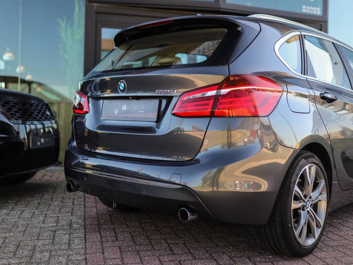 BMW 2 Serie BMW 2-serie Active Tourer 225i xDrive High Executive | Trekhaak | H/K | HUD | Camera | Leder