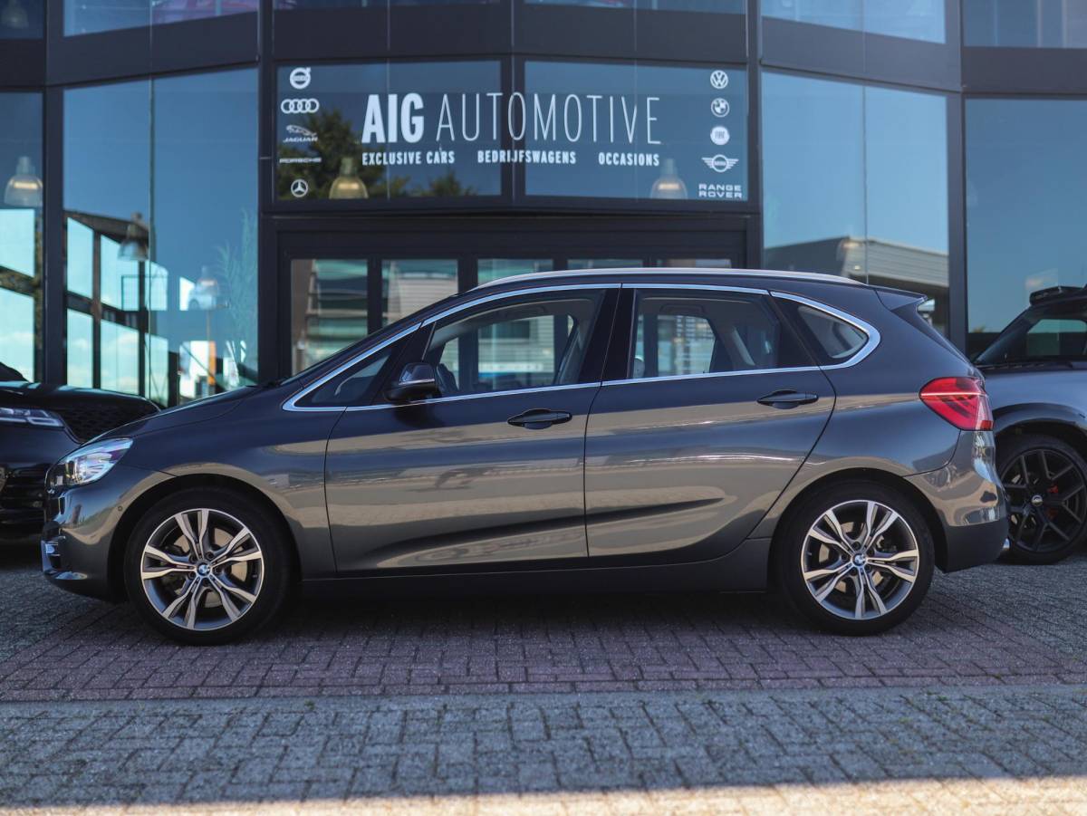 BMW 2 Serie BMW 2-serie Active Tourer 225i xDrive High Executive | Trekhaak | H/K | HUD | Camera | Leder