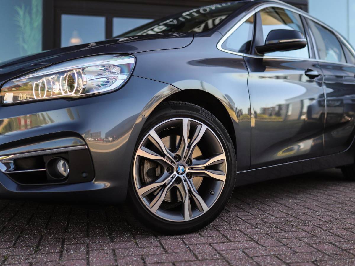 BMW 2 Serie BMW 2-serie Active Tourer 225i xDrive High Executive | Trekhaak | H/K | HUD | Camera | Leder