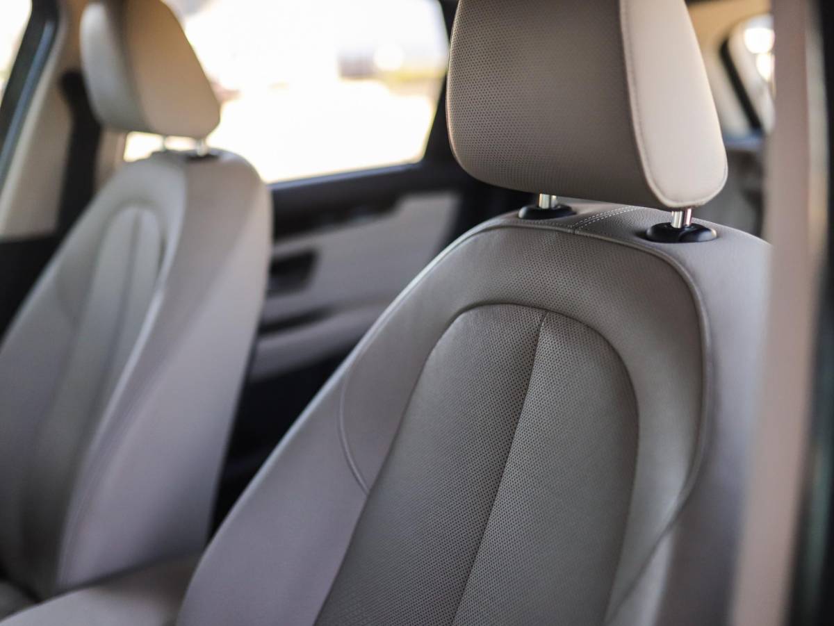 BMW 2 Serie BMW 2-serie Active Tourer 225i xDrive High Executive | Trekhaak | H/K | HUD | Camera | Leder