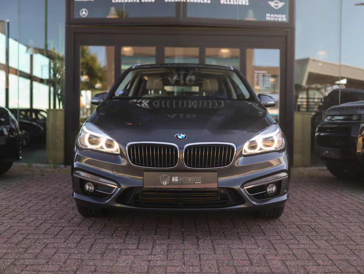 BMW 2 Serie BMW 2-serie Active Tourer 225i xDrive High Executive | Trekhaak | H/K | HUD | Camera | Leder