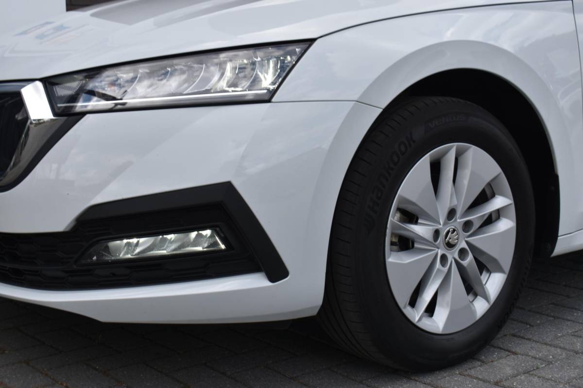 Škoda Octavia Skoda Octavia Combi 1.0 e-TSI Ambition VirtualCockpit NAVI ECC