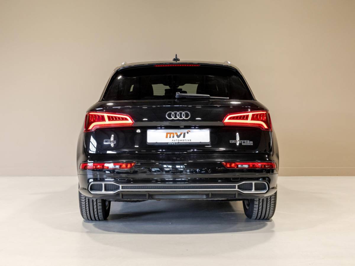 Audi Q5 Audi Q5 55 TFSI e S-Line edition SoH 97,5% / 367pk / Panorama dak / Trekhaak / Leder / Achteruitrij camera /