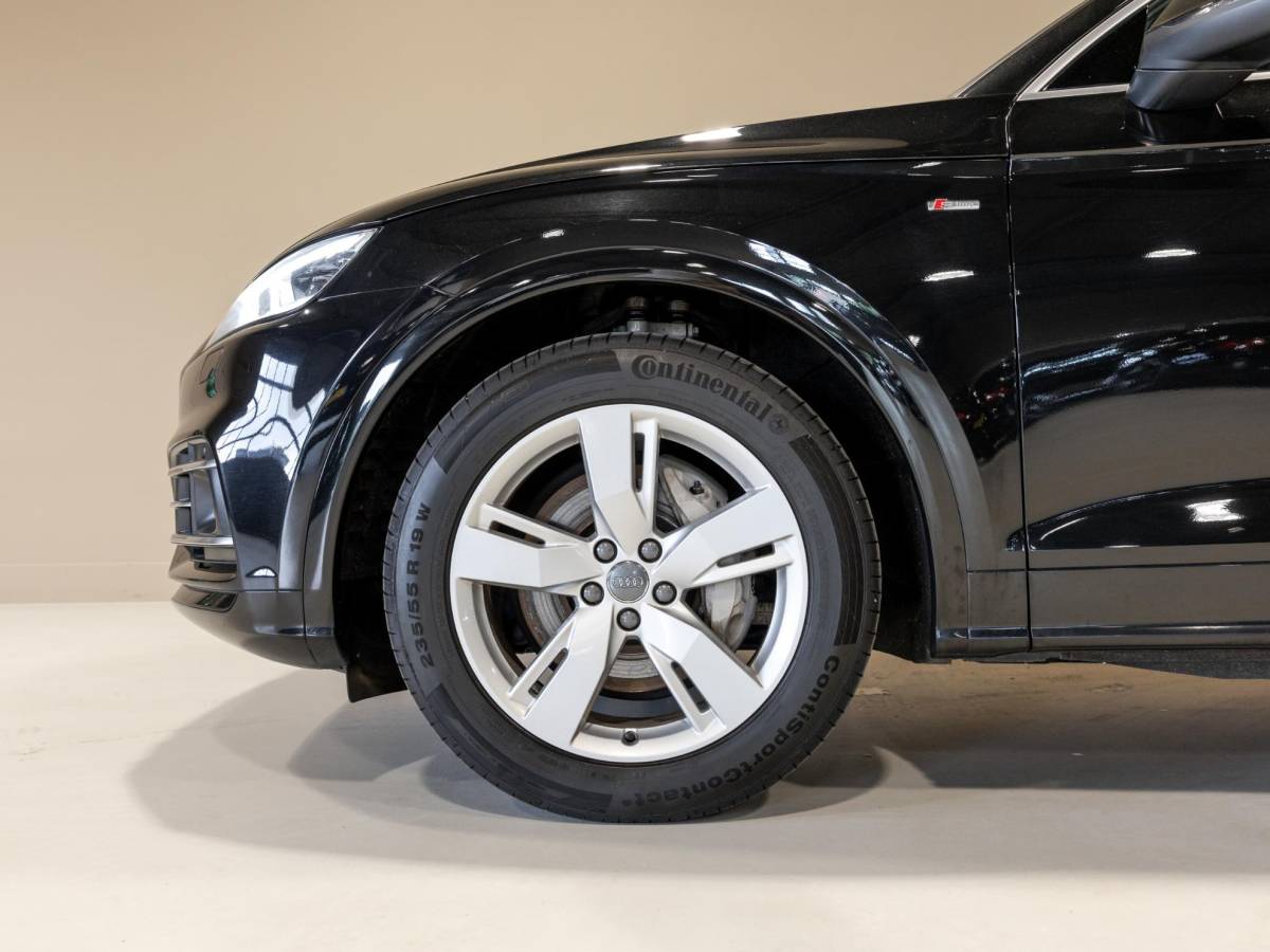 Audi Q5 Audi Q5 55 TFSI e S-Line edition SoH 97,5% / 367pk / Panorama dak / Trekhaak / Leder / Achteruitrij camera /