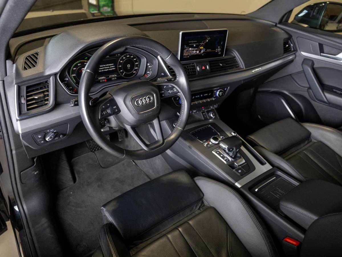 Audi Q5 Audi Q5 55 TFSI e S-Line edition / 367pk / SoH 97,5 / Panorama dak / Trekhaak / Leder / Achteruitrij camera /