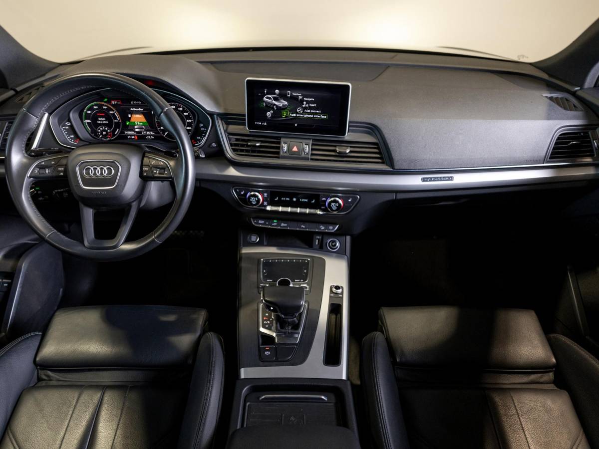 Audi Q5 Audi Q5 55 TFSI e S-Line edition SoH 97,5% / 367pk / Panorama dak / Trekhaak / Leder / Achteruitrij camera /