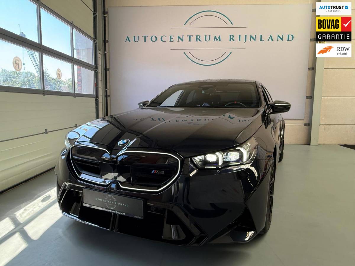 BMW M5 BMW 5-serie M5, 728PK 1 Jaar Bovag Garantie, Automaat, Carbon pakket, keramische remmen, HUD, Bowers & Wilkins