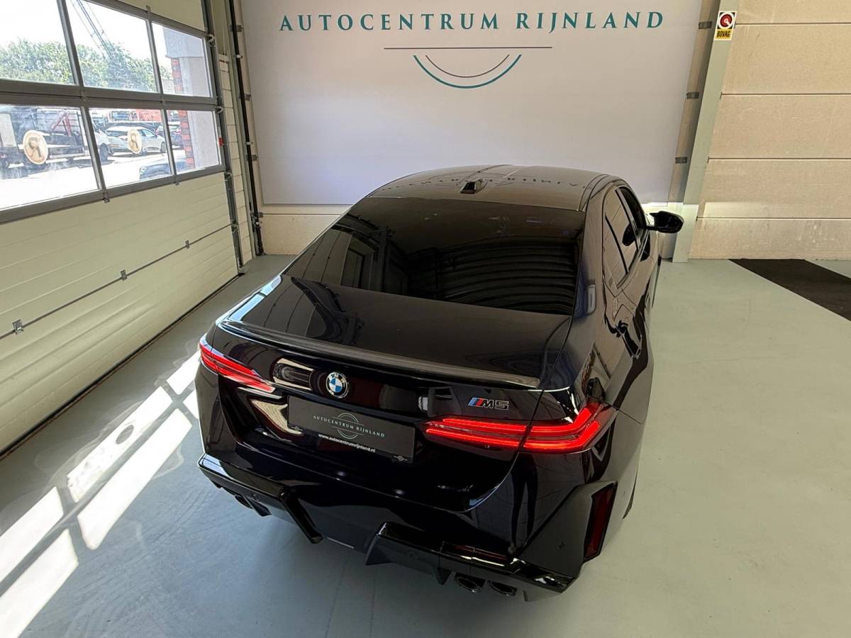 BMW M5 BMW 5-serie M5, 728PK 1 Jaar Bovag Garantie, Automaat, Carbon pakket, keramische remmen, HUD, Bowers & Wilkins