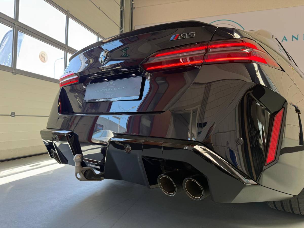 BMW M5 BMW 5-serie M5, 728PK 1 Jaar Bovag Garantie, Automaat, Carbon pakket, keramische remmen, HUD, Bowers & Wilkins