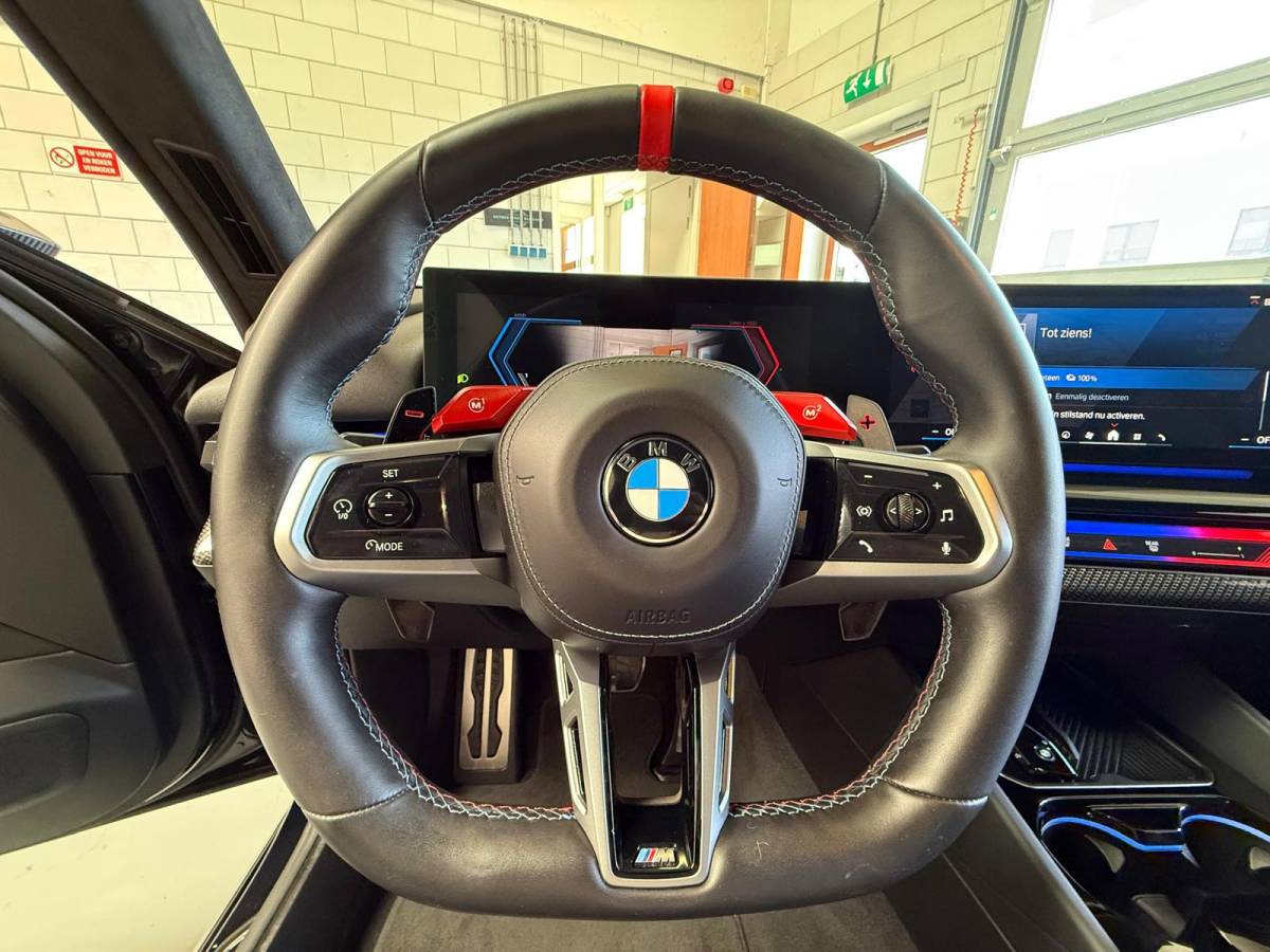 BMW M5 BMW 5-serie M5, 728PK 1 Jaar Bovag Garantie, Automaat, Carbon pakket, keramische remmen, HUD, Bowers & Wilkins