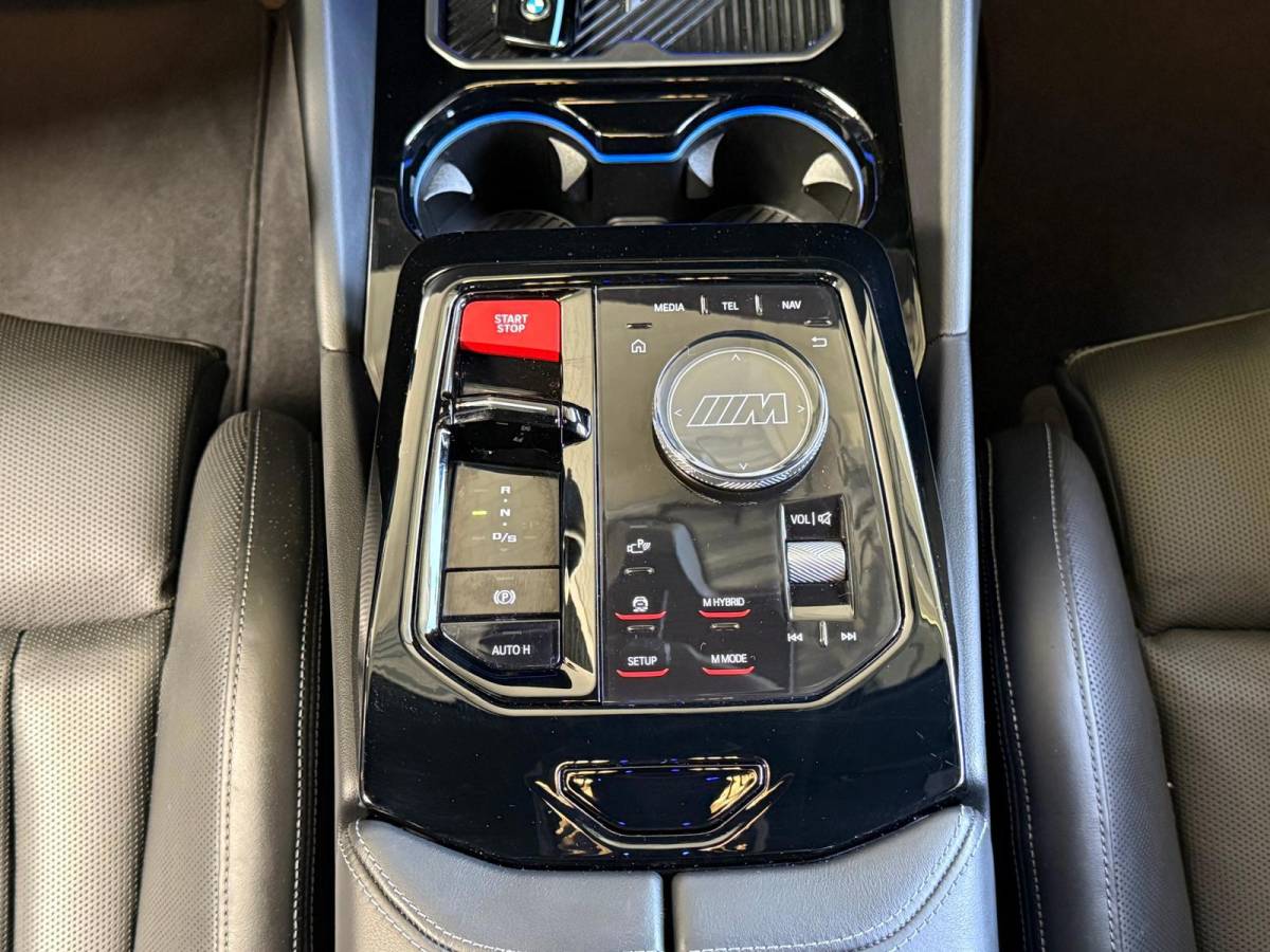 BMW M5 BMW 5-serie M5, 728PK 1 Jaar Bovag Garantie, Automaat, Carbon pakket, keramische remmen, HUD, Bowers & Wilkins