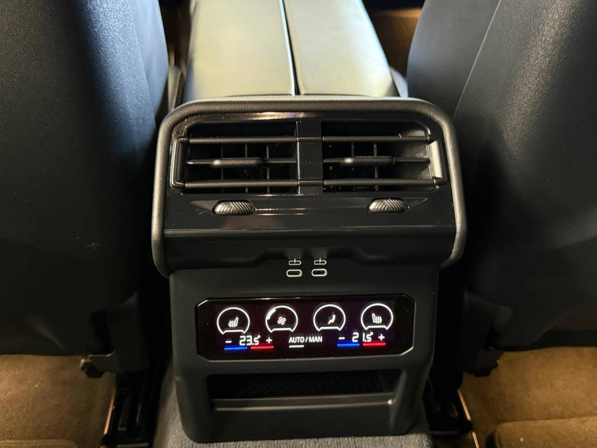 BMW M5 BMW 5-serie M5, 728PK 1 Jaar Bovag Garantie, Automaat, Carbon pakket, keramische remmen, HUD, Bowers & Wilkins