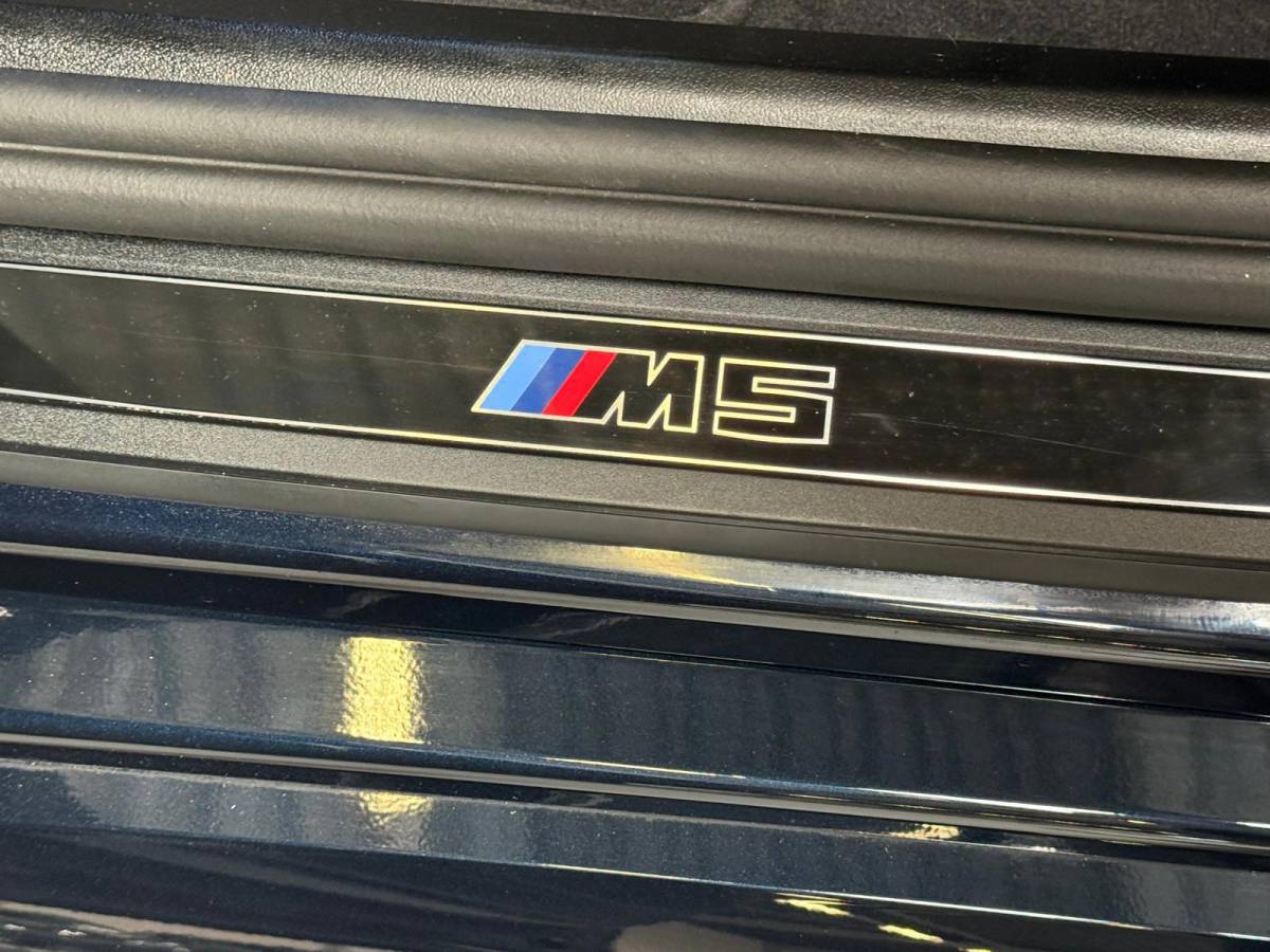 BMW M5 BMW 5-serie M5, 728PK 1 Jaar Bovag Garantie, Automaat, Carbon pakket, keramische remmen, HUD, Bowers & Wilkins