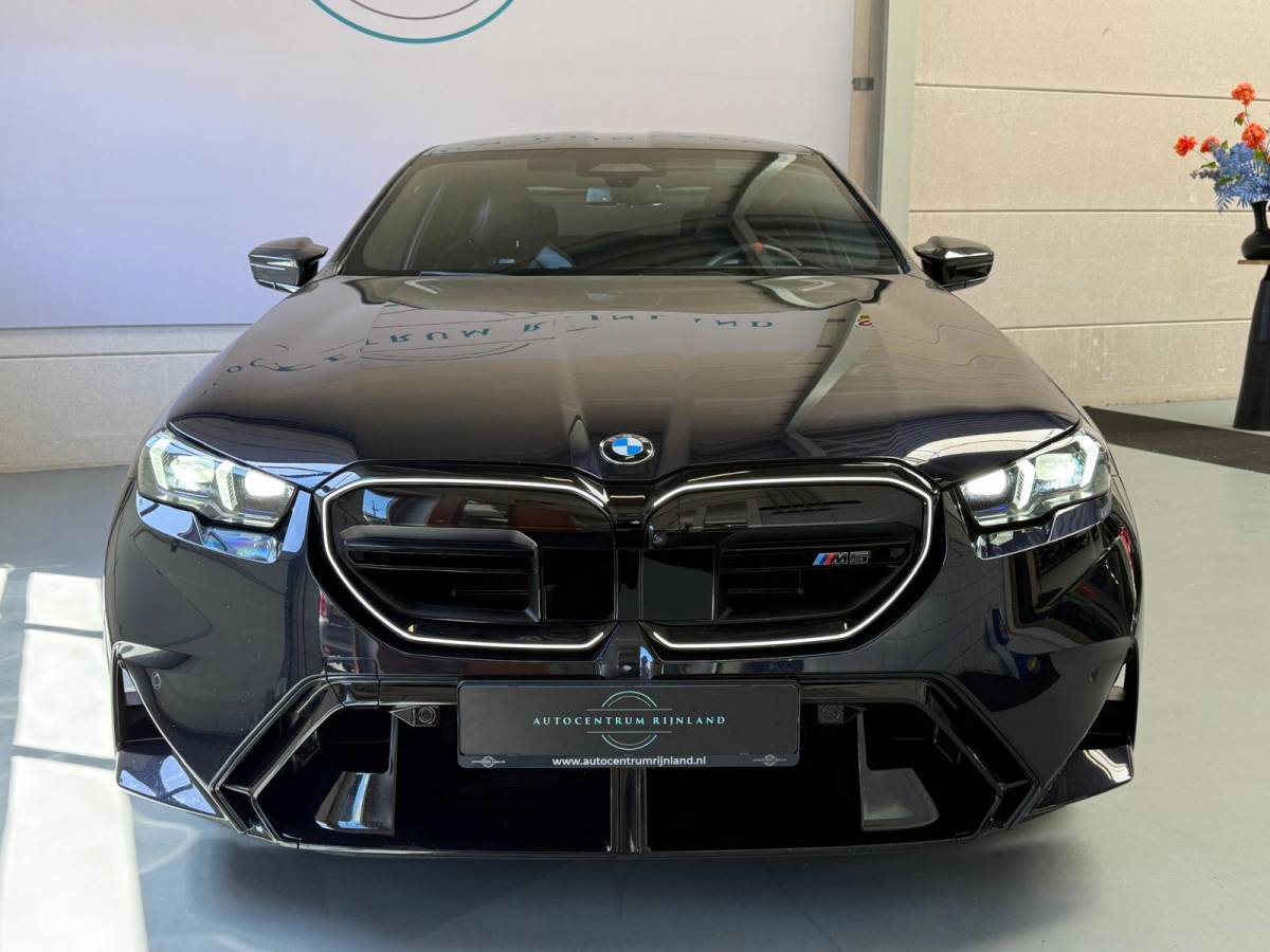 BMW M5 BMW 5-serie M5, 728PK 1 Jaar Bovag Garantie, Automaat, Carbon pakket, keramische remmen, HUD, Bowers & Wilkins