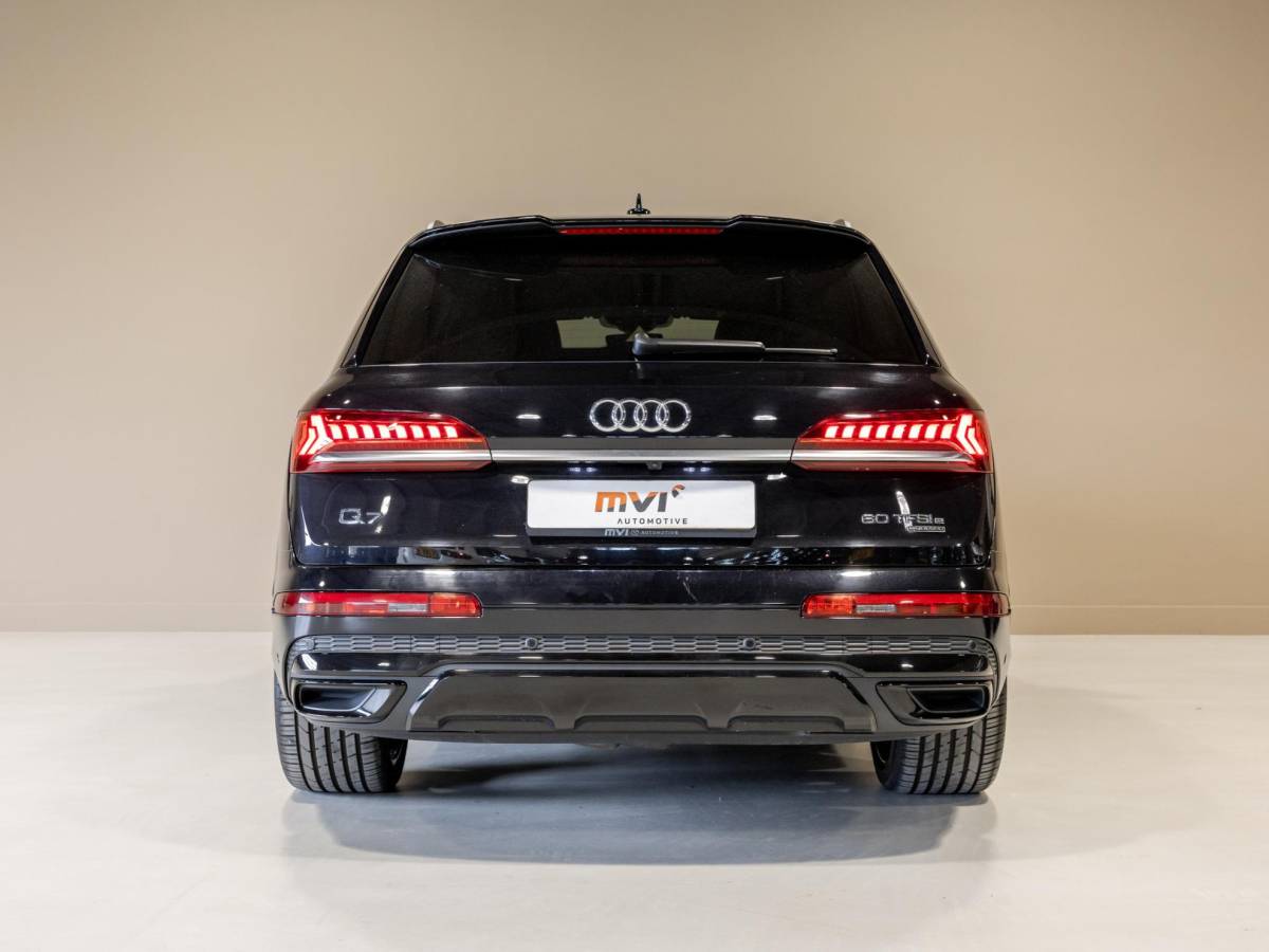 Audi Q7 Audi Q7 60 TFSI e quattro 2x S-Line Competition / 456pk / SoH 90,7 / Rondomzicht camera / Elektrische stoelverstelling met geheugen /