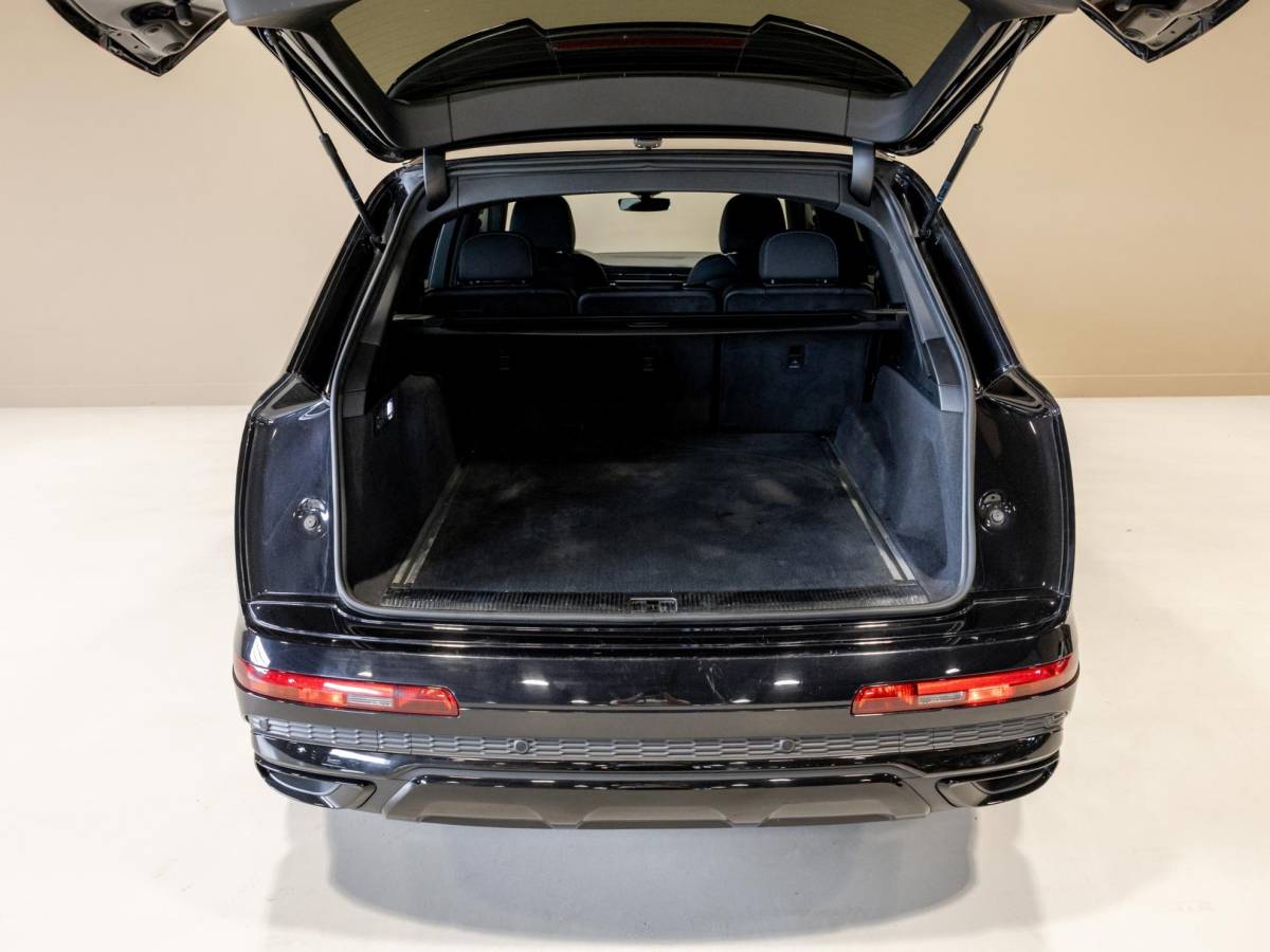Audi Q7 Audi Q7 60 TFSI e quattro 2x S-Line Competition / 456pk / SoH 90,7 / Rondomzicht camera / Elektrische stoelverstelling met geheugen /