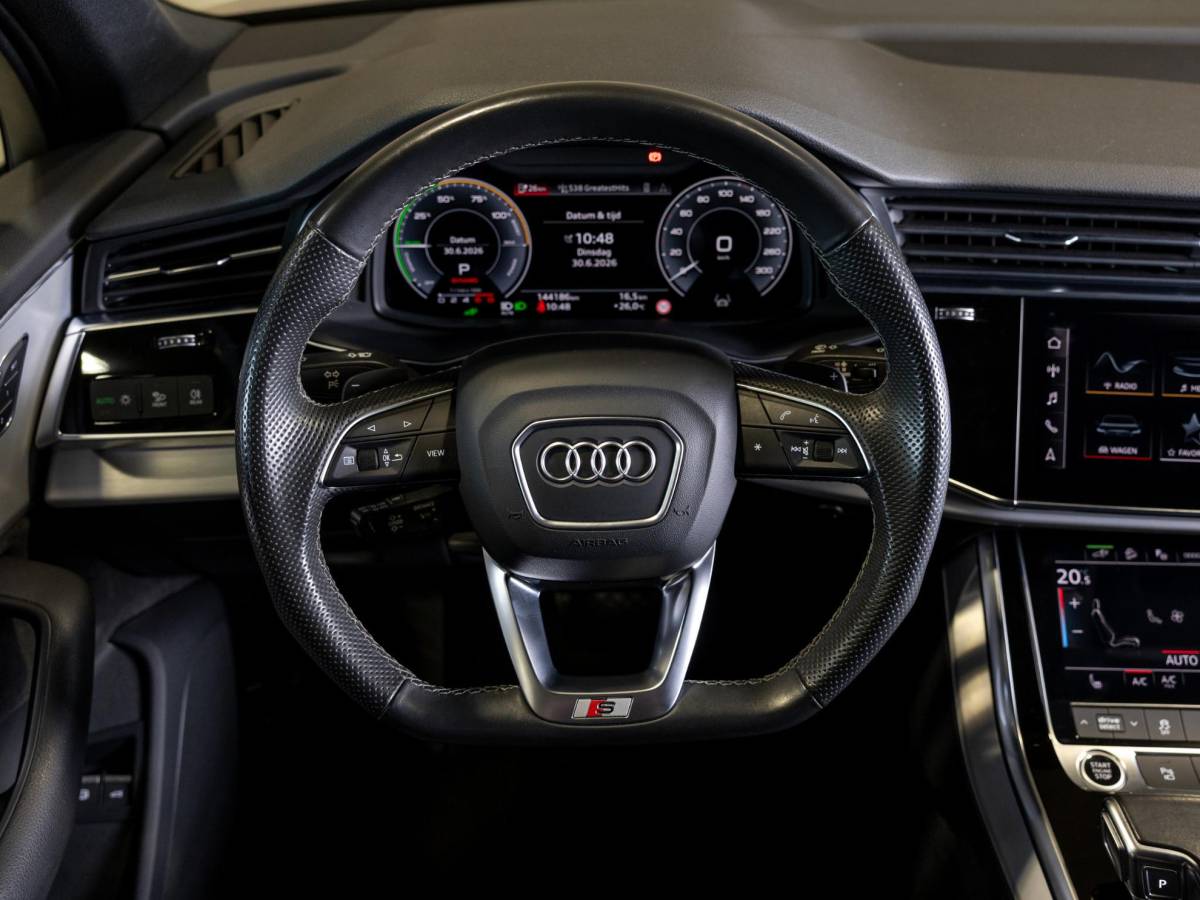 Audi Q7 Audi Q7 60 TFSI e quattro 2x S-Line Competition / 456pk / SoH 90,7 / Rondomzicht camera / Elektrische stoelverstelling met geheugen /