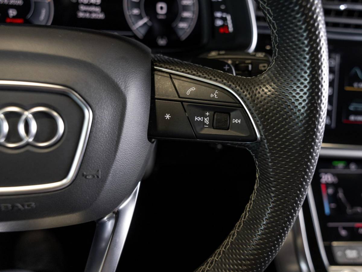 Audi Q7 Audi Q7 60 TFSI e quattro 2x S-Line Competition / 456pk / SoH 90,7 / Rondomzicht camera / Elektrische stoelverstelling met geheugen /