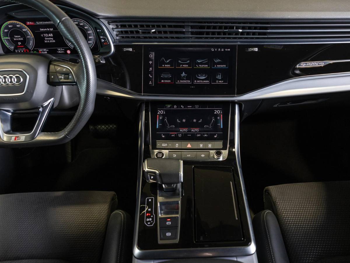 Audi Q7 Audi Q7 60 TFSI e quattro 2x S-Line Competition SoH 90,7% / 456pk / Rondomzicht camera / Elektrische stoelverstelling met geheugen /