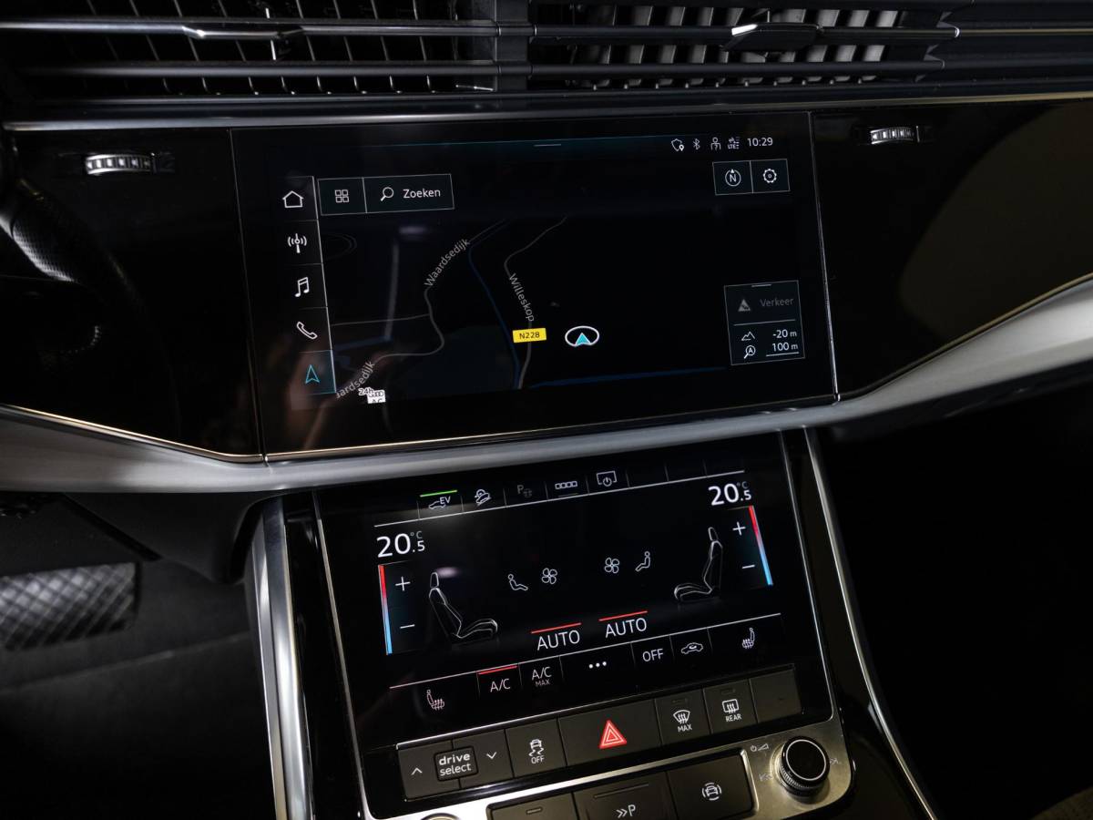 Audi Q7 Audi Q7 60 TFSI e quattro 2x S-Line Competition / 456pk / SoH 90,7 / Rondomzicht camera / Elektrische stoelverstelling met geheugen /