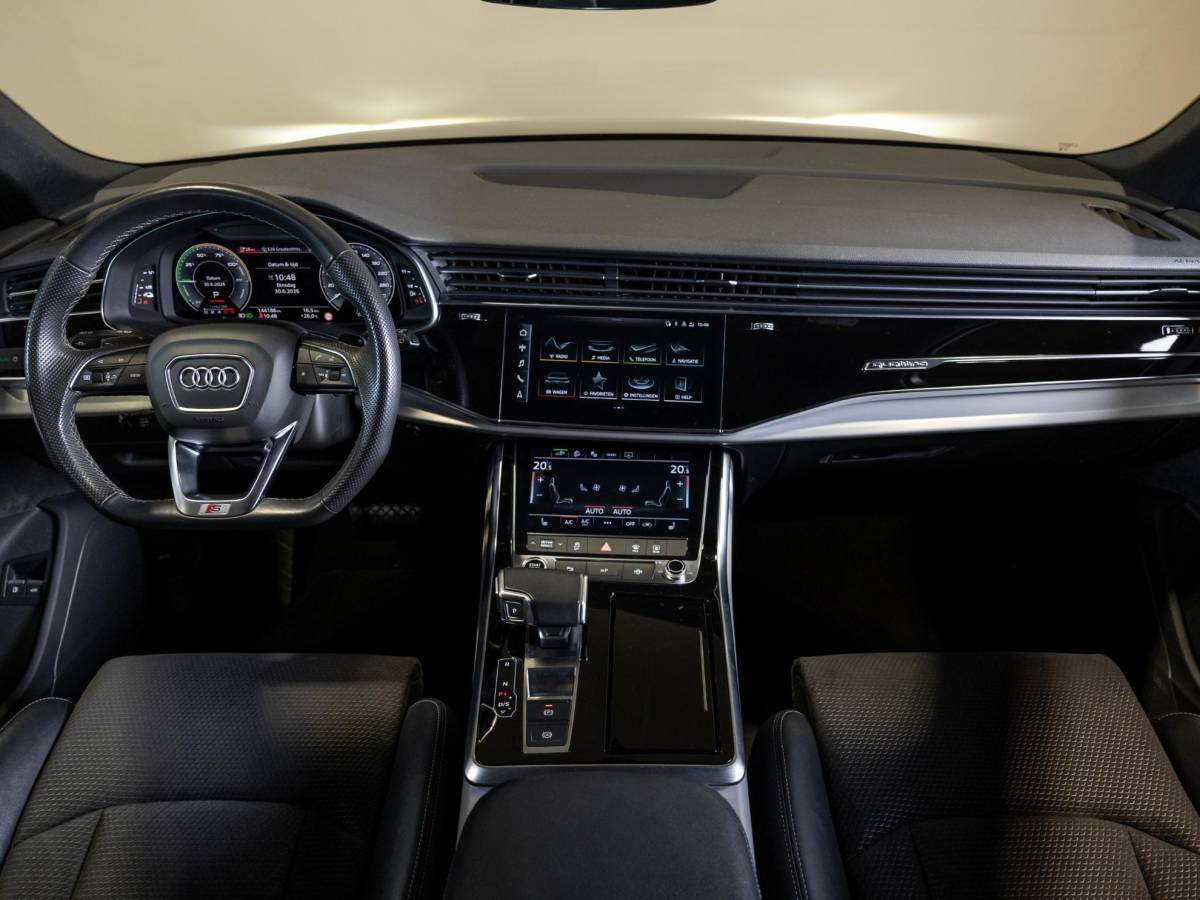 Audi Q7 Audi Q7 60 TFSI e quattro 2x S-Line Competition / 456pk / SoH 90,7 / Rondomzicht camera / Elektrische stoelverstelling met geheugen /