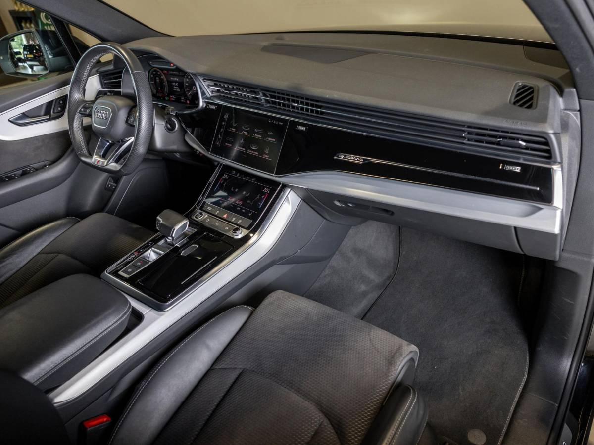 Audi Q7 Audi Q7 60 TFSI e quattro 2x S-Line Competition / 456pk / SoH 90,7 / Rondomzicht camera / Elektrische stoelverstelling met geheugen /