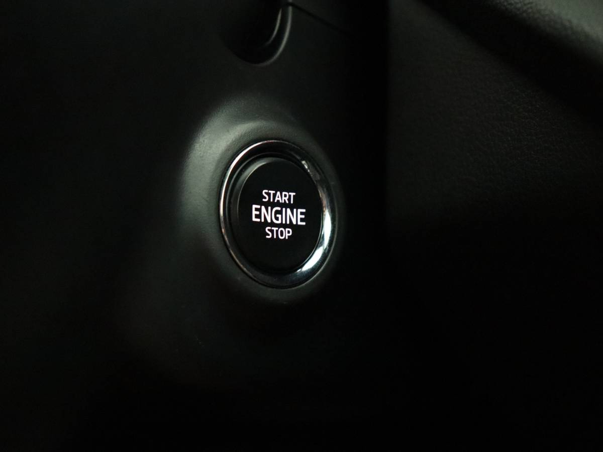 Škoda Octavia ŠKODA Octavia Combi 1.4 TSI RS iV PHEV Business (Pano / Camera / Stoelverwarming / Matrix led / Keyless)