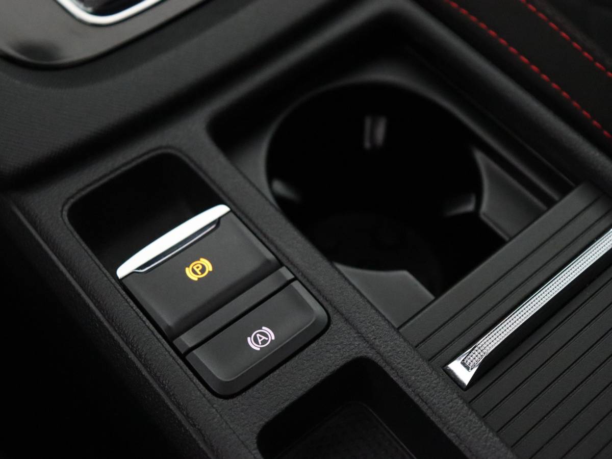 Škoda Octavia ŠKODA Octavia Combi 1.4 TSI RS iV PHEV Business (Pano / Camera / Stoelverwarming / Matrix led / Keyless)
