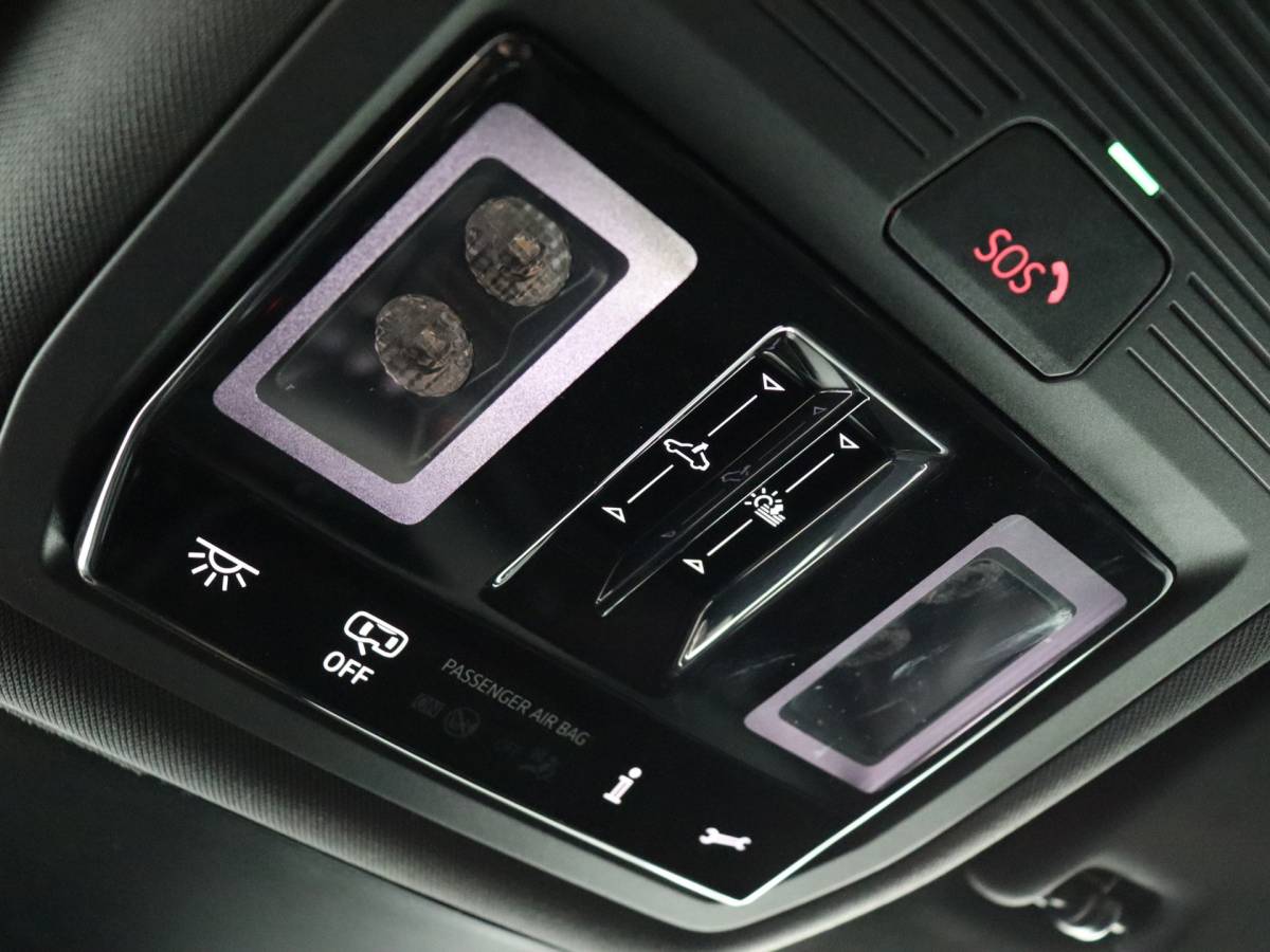 Škoda Octavia ŠKODA Octavia Combi 1.4 TSI RS iV PHEV Business (Pano / Camera / Stoelverwarming / Matrix led / Keyless)