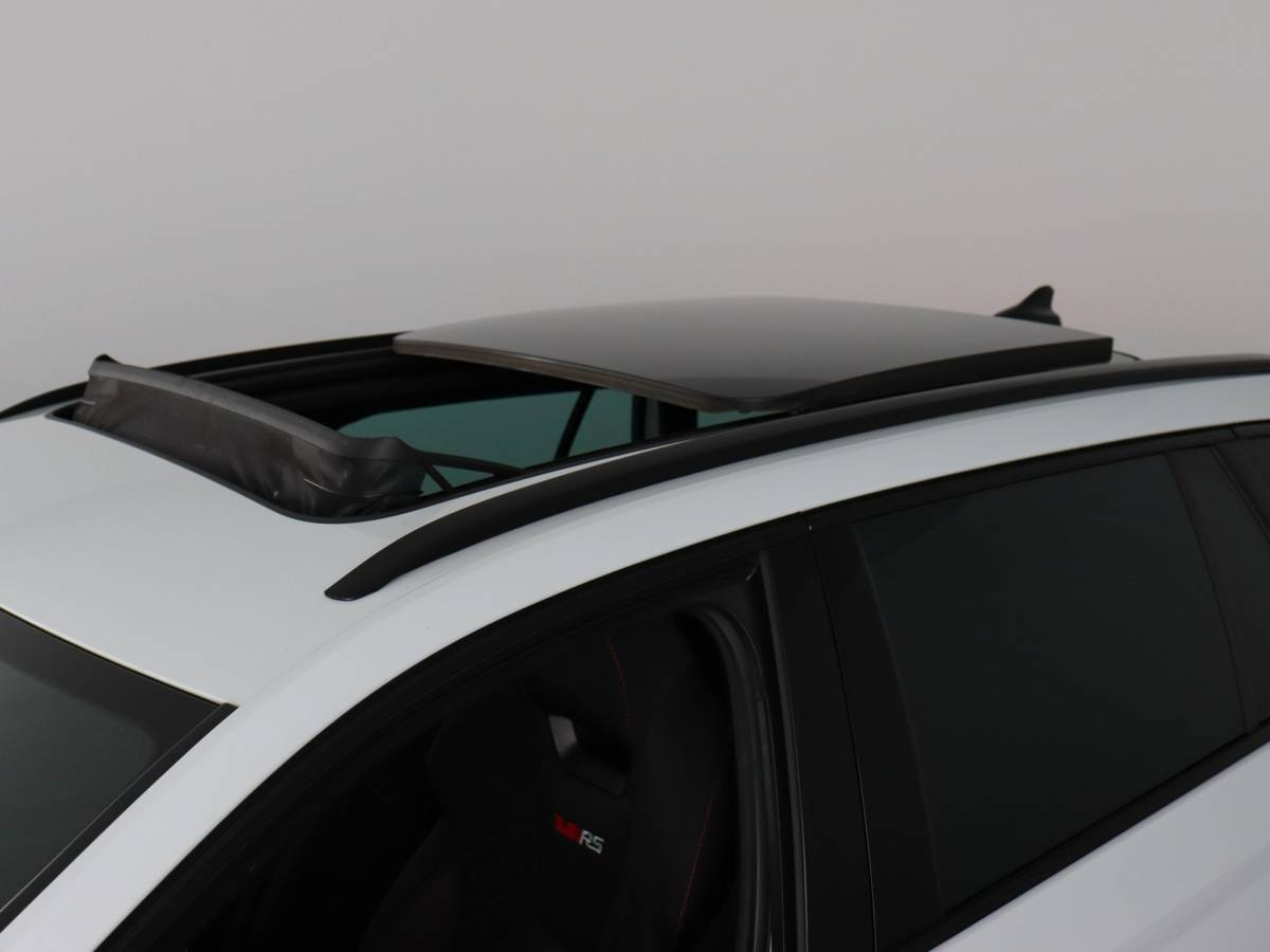 Škoda Octavia ŠKODA Octavia Combi 1.4 TSI RS iV PHEV Business (Pano / Camera / Stoelverwarming / Matrix led / Keyless)
