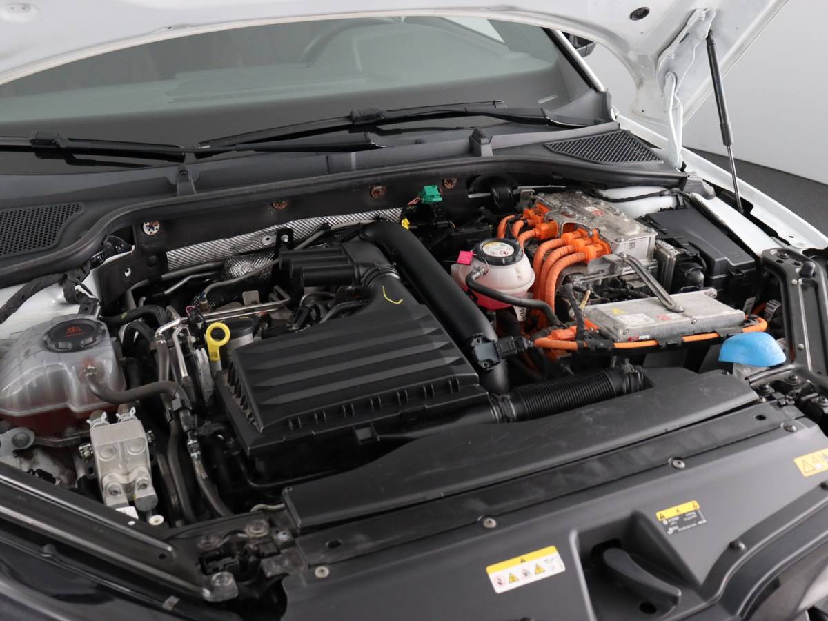 Škoda Octavia ŠKODA Octavia Combi 1.4 TSI RS iV PHEV Business (Pano / Camera / Stoelverwarming / Matrix led / Keyless)