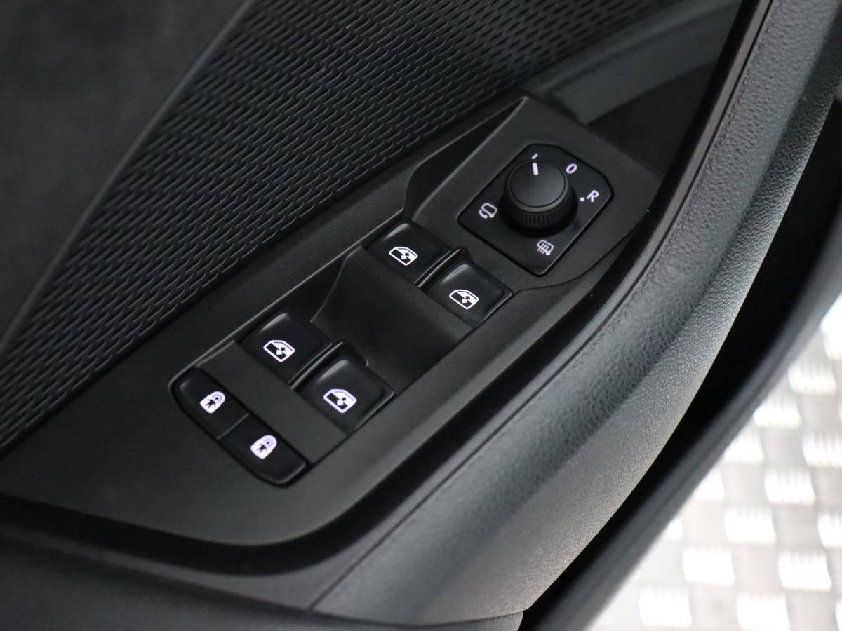 Škoda Octavia ŠKODA Octavia Combi 1.4 TSI RS iV PHEV Business (Pano / Camera / Stoelverwarming / Matrix led / Keyless)