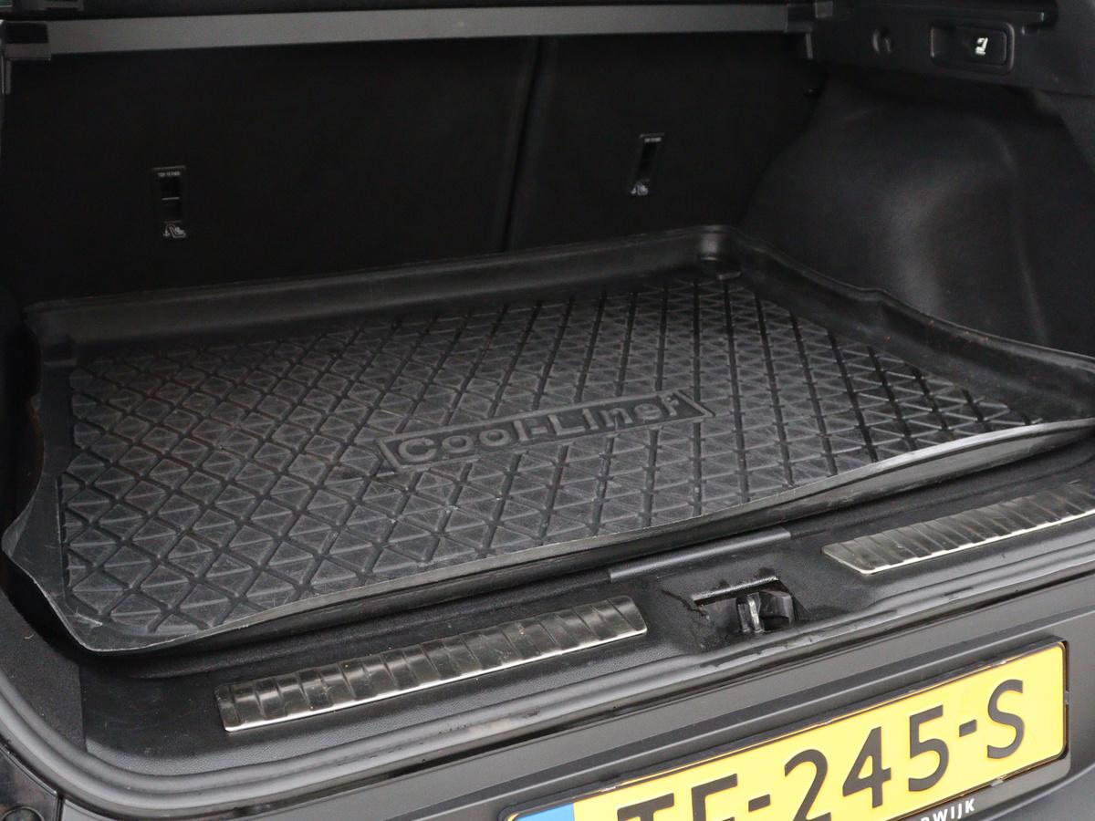 Renault Kadjar Renault Kadjar 1.2 TCe Bose | Panoramadak | Bluetooth | Cruise control | Climate control | Stoelverwarming | Bose Audio | Achteruitrij camera | Parkeersensoren | Navigatie