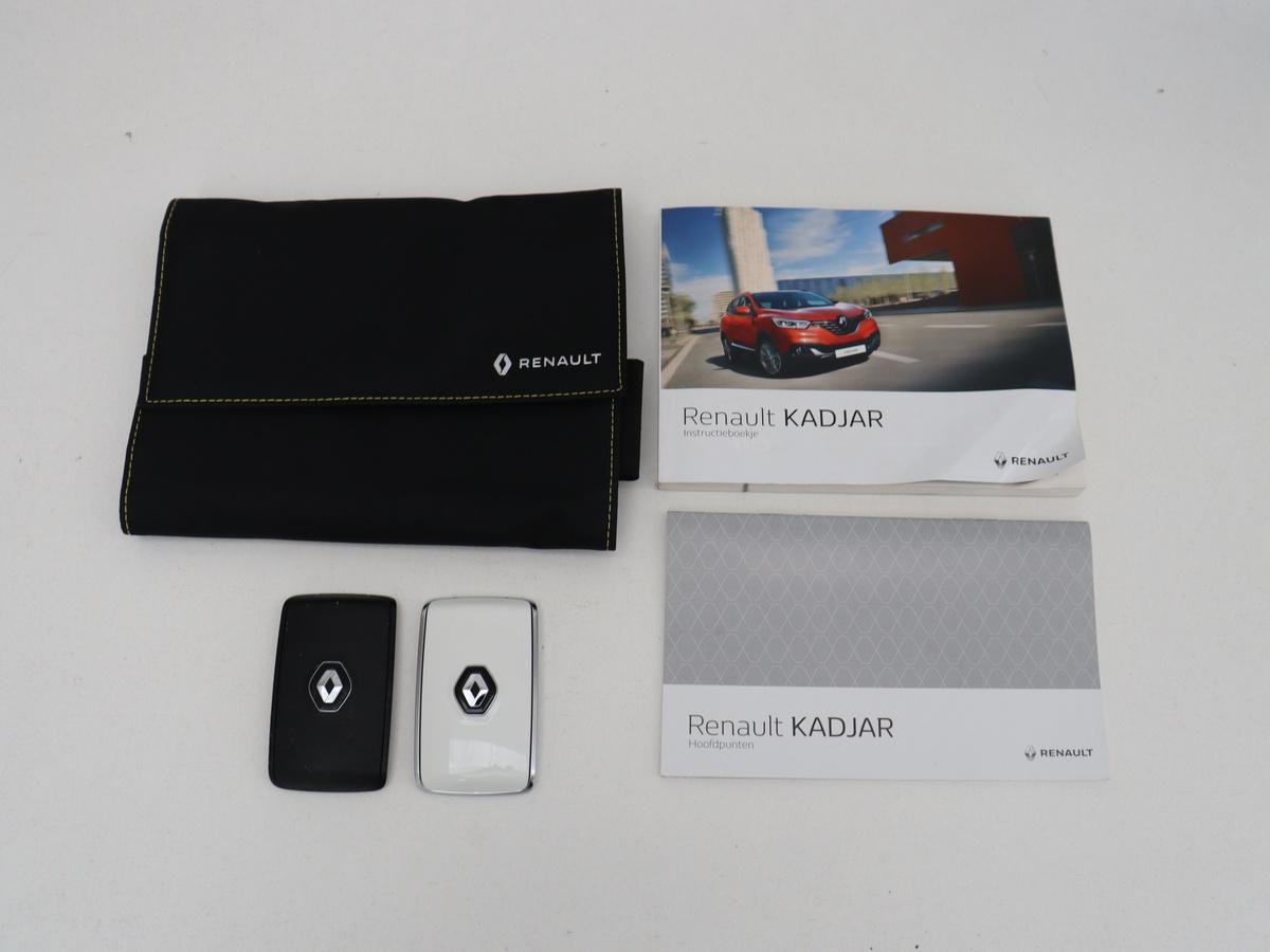 Renault Kadjar Renault Kadjar 1.2 TCe Bose | Panoramadak | Bluetooth | Cruise control | Climate control | Stoelverwarming | Bose Audio | Achteruitrij camera | Parkeersensoren | Navigatie