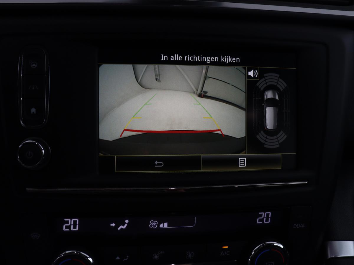 Renault Kadjar Renault Kadjar 1.2 TCe Bose | Panoramadak | Bluetooth | Cruise control | Climate control | Stoelverwarming | Bose Audio | Achteruitrij camera | Parkeersensoren | Navigatie