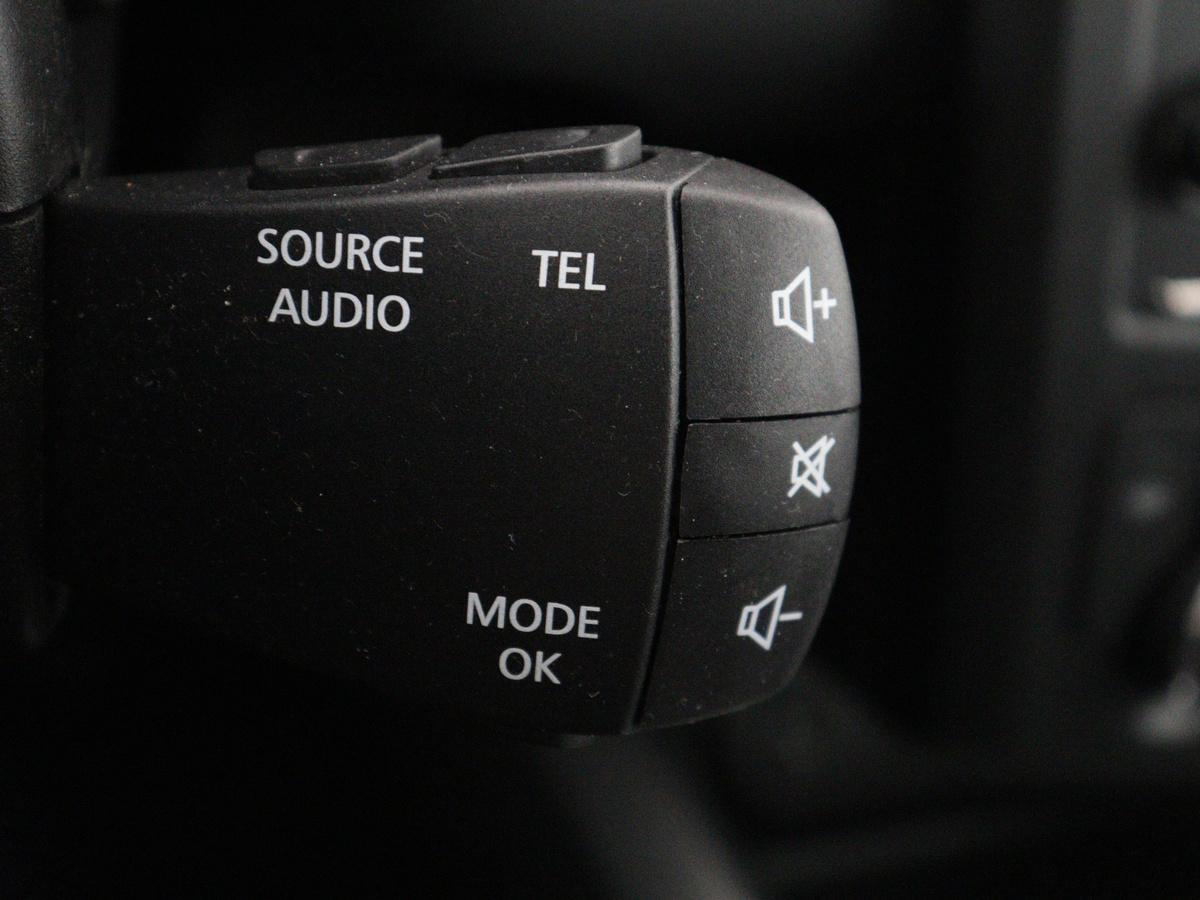 Renault Kadjar Renault Kadjar 1.2 TCe Bose | Panoramadak | Bluetooth | Cruise control | Climate control | Stoelverwarming | Bose Audio | Achteruitrij camera | Parkeersensoren | Navigatie