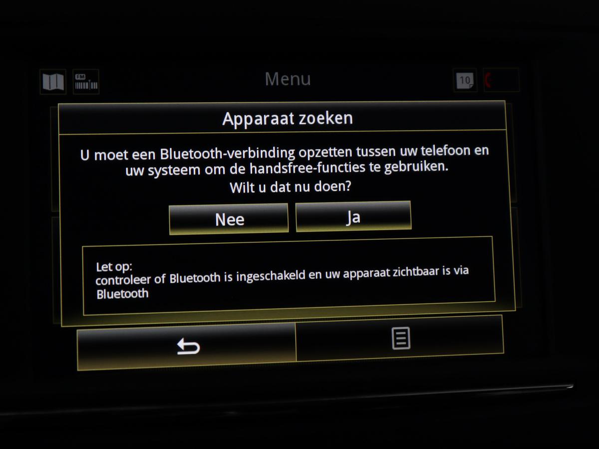 Renault Kadjar Renault Kadjar 1.2 TCe Bose | Panoramadak | Bluetooth | Cruise control | Climate control | Stoelverwarming | Bose Audio | Achteruitrij camera | Parkeersensoren | Navigatie