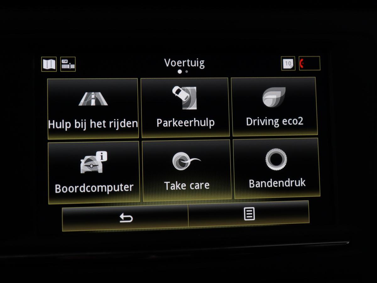 Renault Kadjar Renault Kadjar 1.2 TCe Bose | Panoramadak | Bluetooth | Cruise control | Climate control | Stoelverwarming | Bose Audio | Achteruitrij camera | Parkeersensoren | Navigatie