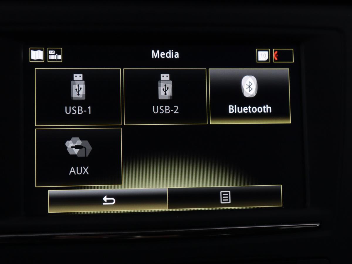 Renault Kadjar Renault Kadjar 1.2 TCe Bose | Panoramadak | Bluetooth | Cruise control | Climate control | Stoelverwarming | Bose Audio | Achteruitrij camera | Parkeersensoren | Navigatie