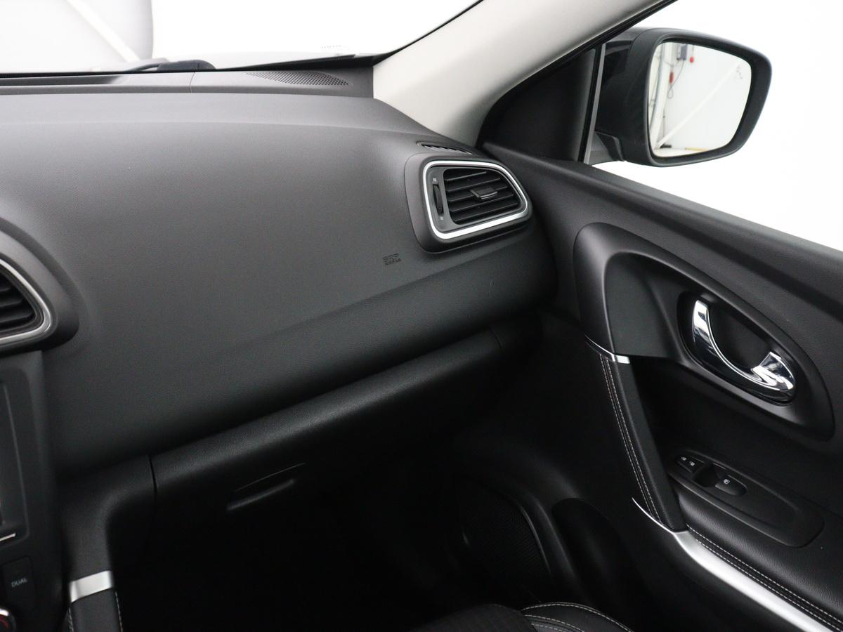 Renault Kadjar Renault Kadjar 1.2 TCe Bose | Panoramadak | Bluetooth | Cruise control | Climate control | Stoelverwarming | Bose Audio | Achteruitrij camera | Parkeersensoren | Navigatie