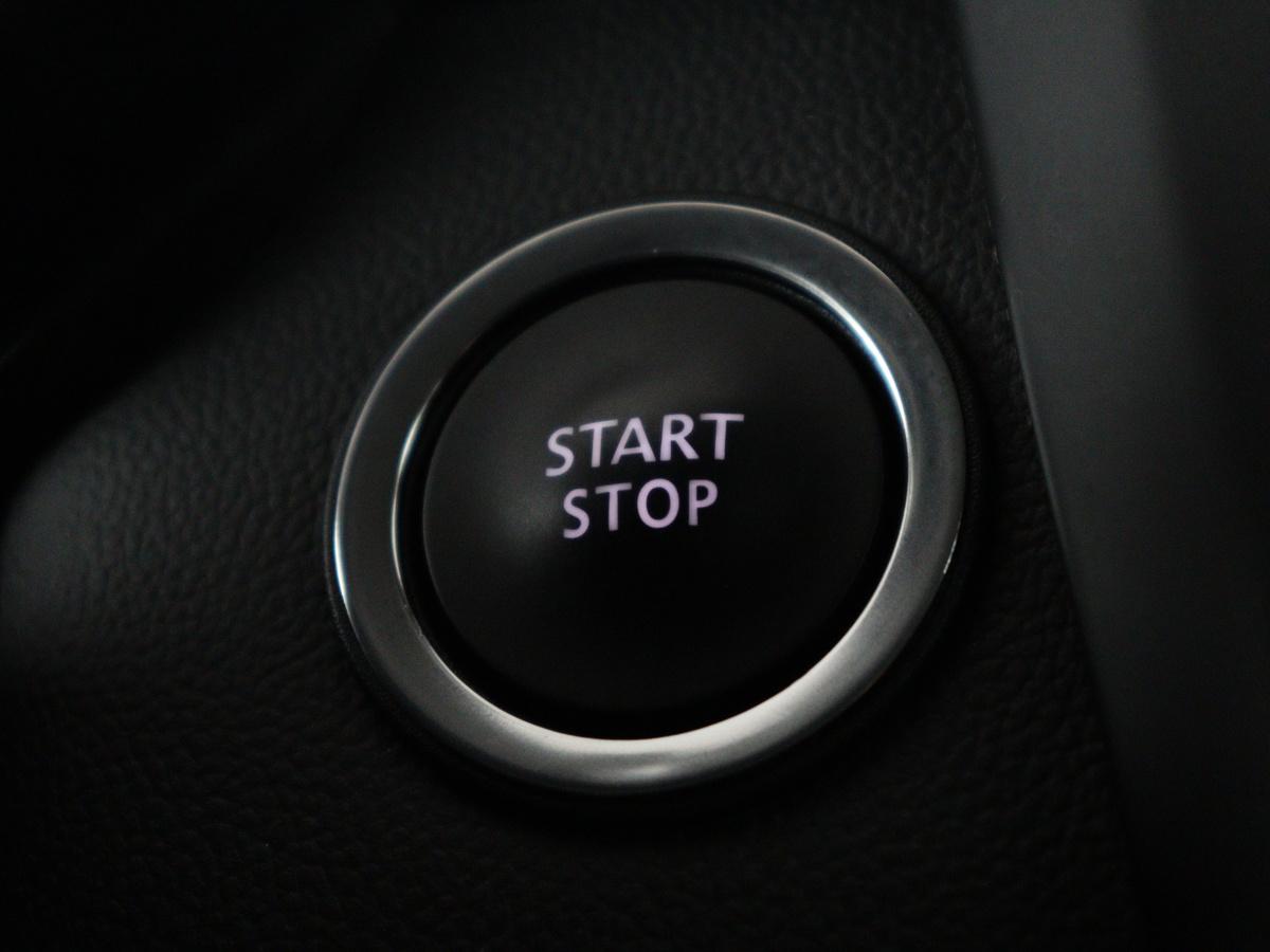 Renault Kadjar Renault Kadjar 1.2 TCe Bose | Panoramadak | Bluetooth | Cruise control | Climate control | Stoelverwarming | Bose Audio | Achteruitrij camera | Parkeersensoren | Navigatie