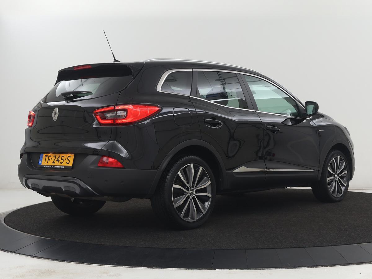 Renault Kadjar Renault Kadjar 1.2 TCe Bose | Panoramadak | Bluetooth | Cruise control | Climate control | Stoelverwarming | Bose Audio | Achteruitrij camera | Parkeersensoren | Navigatie