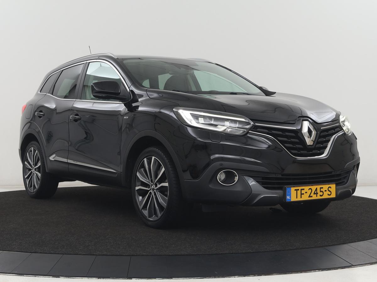 Renault Kadjar Renault Kadjar 1.2 TCe Bose | Panoramadak | Bluetooth | Cruise control | Climate control | Stoelverwarming | Bose Audio | Achteruitrij camera | Parkeersensoren | Navigatie