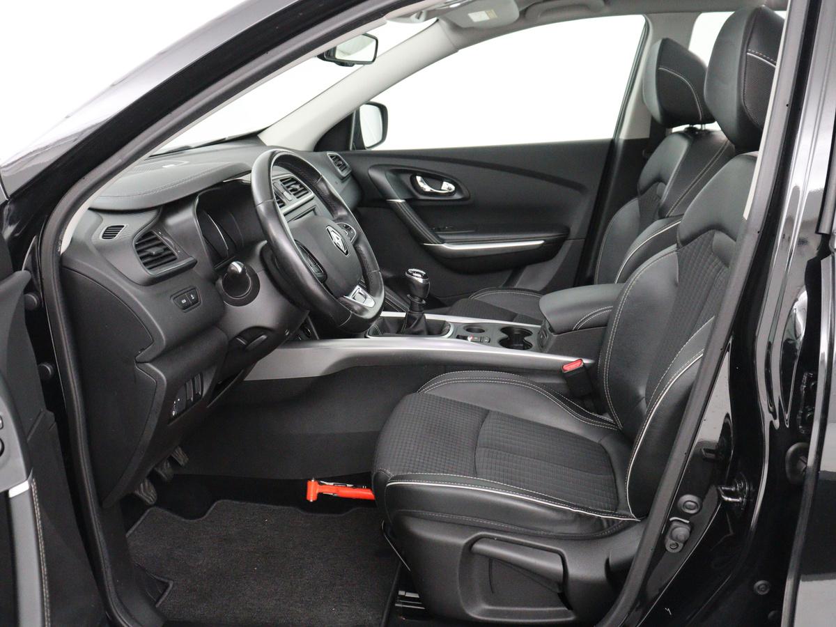 Renault Kadjar Renault Kadjar 1.2 TCe Bose | Panoramadak | Bluetooth | Cruise control | Climate control | Stoelverwarming | Bose Audio | Achteruitrij camera | Parkeersensoren | Navigatie