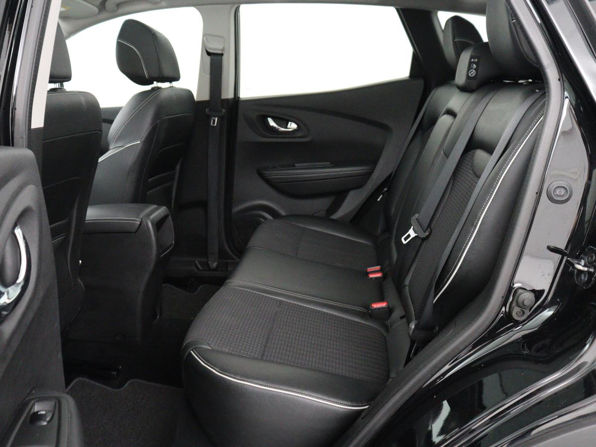 Renault Kadjar Renault Kadjar 1.2 TCe Bose | Panoramadak | Bluetooth | Cruise control | Climate control | Stoelverwarming | Bose Audio | Achteruitrij camera | Parkeersensoren | Navigatie
