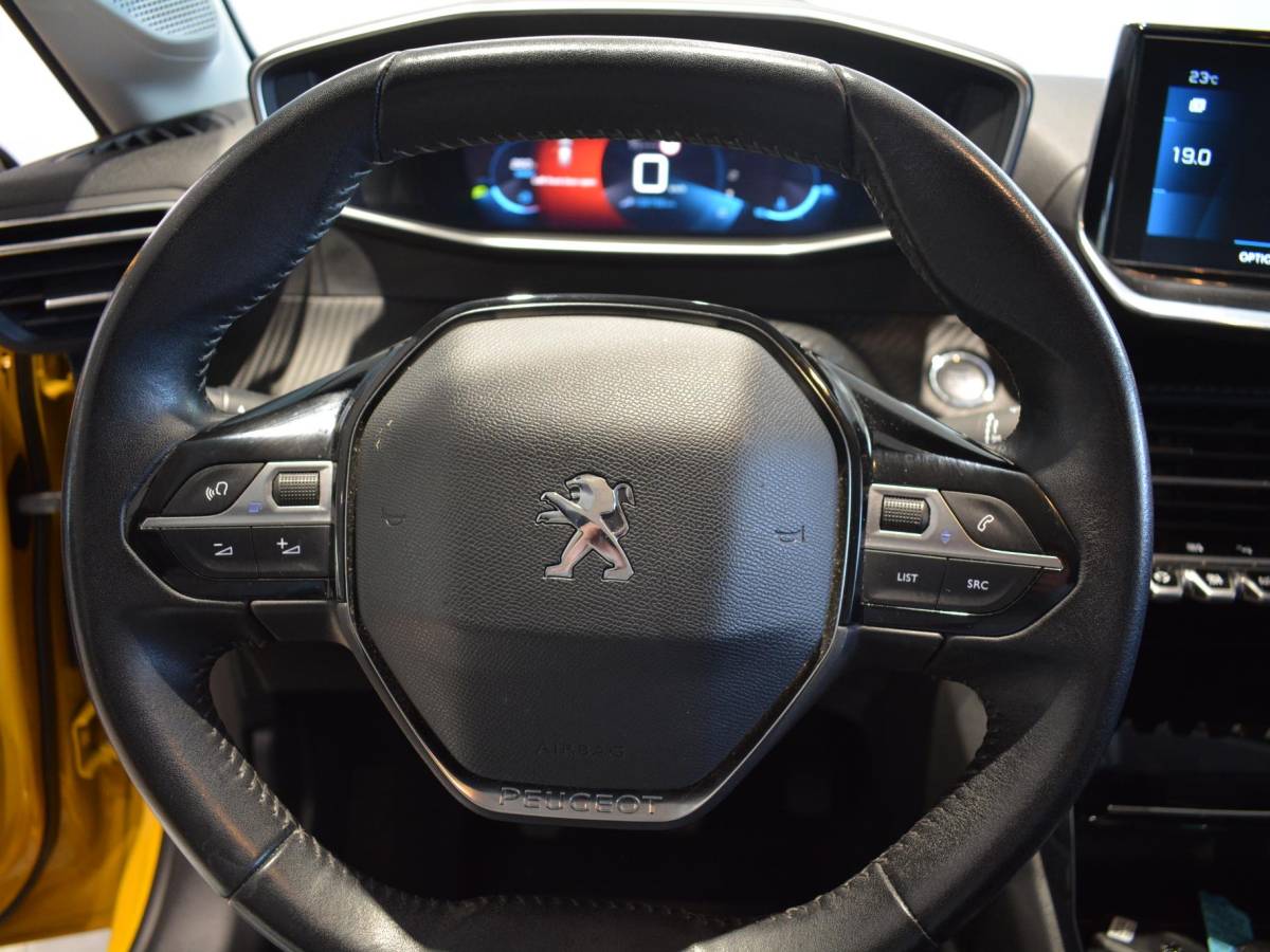 Peugeot 208 Peugeot 208 1.2 PureTech Allure Pack | 100pk | Navigatie | 3D i-Cockpit | Climate Control | Keyless Start & Entry |