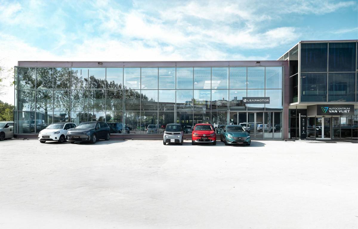 Peugeot 208 Peugeot 208 1.2 PureTech Allure Pack | 100pk | Navigatie | 3D i-Cockpit | Climate Control | Keyless Start & Entry |