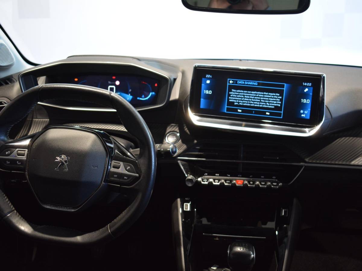 Peugeot 208 Peugeot 208 1.2 PureTech Allure Pack | 100pk | Navigatie | 3D i-Cockpit | Climate Control | Keyless Start & Entry |
