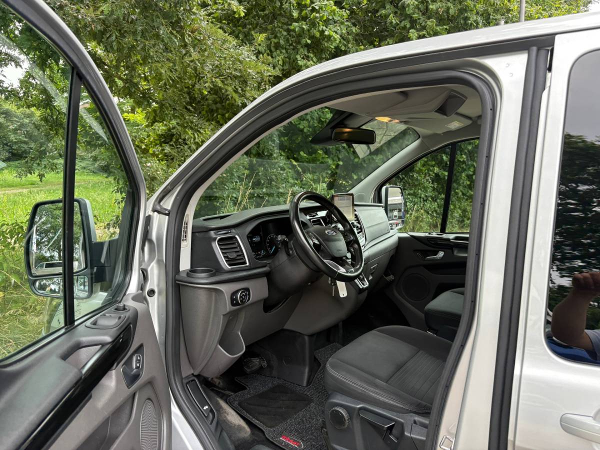 Ford Transit Custom Ford Transit Custom 300 2.0 TDCI L2H1 Limited DC|Nieuwe distributieriem! 170PK|adaptieve.cruise|airco|camera|apple carplay